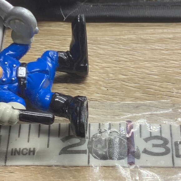 Vtg 1999 Fisher Price Western Headquarters Little People Replacement Figurine 2" - Picture 5 of 5